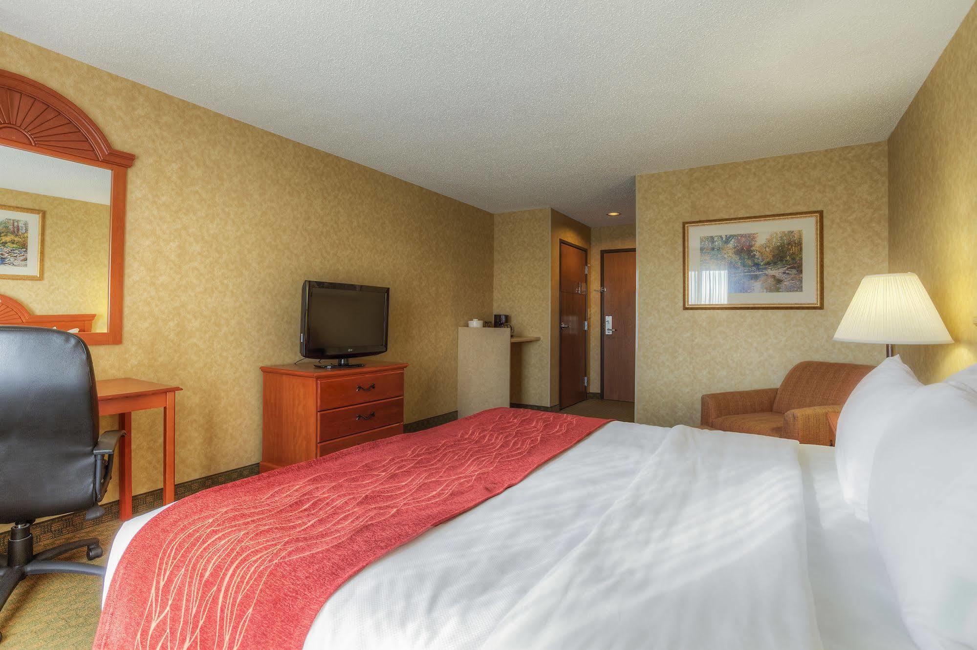 Quality Inn & Suites Rockport-Owensboro North Gold Award Winner Extérieur photo